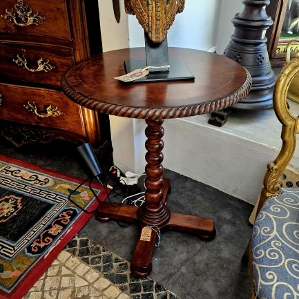 ✨ WALNUT ROOT TABLE ✨