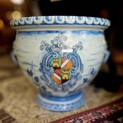 🏺🌟 COAT OF ARMS VASE 🌟🏺