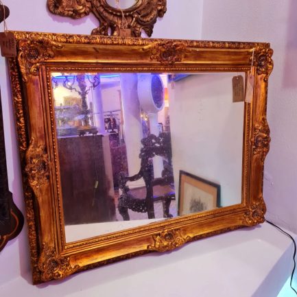 ✨ GILTWOOD MIRROR: ELEGANCE WITH HISTORY ✨