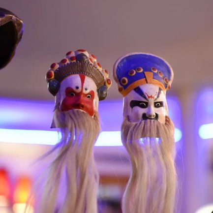 🎭 MINIATURE KABUKI MASKS: A PIECE OF JAPANESE THEATER 🎭