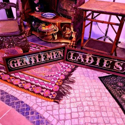 🪩 VINTAGE SIGNS: A TOUCH OF 80'S RETRO 🪩