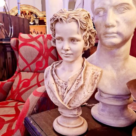 ✨ GIRL’S BUST SIGNED BY SOARES DOS REIS ✨
