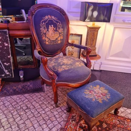 ✨ VICTORIAN ARMCHAIR & FOOTSTOOL IN MAHOGANY ✨