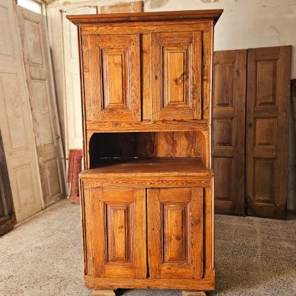 🪵 19TH CENTURY RUSTIC PINE CUPBOARD – A CLASSIC WITH SOUL AND HISTORY! 📜✨