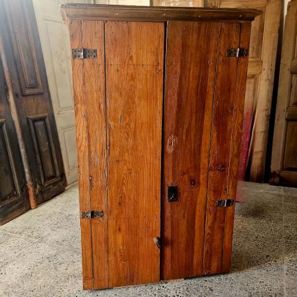 🪵 RUSTIC PINE CABINET – THE ESSENCE OF AUTHENTIC SIMPLICITY! 📜✨