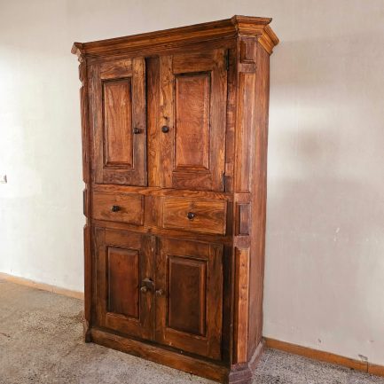 RUSTIC ELEGANCE: 19TH-CENTURY CHESTNUT WOOD CABINET 🌿🏛️