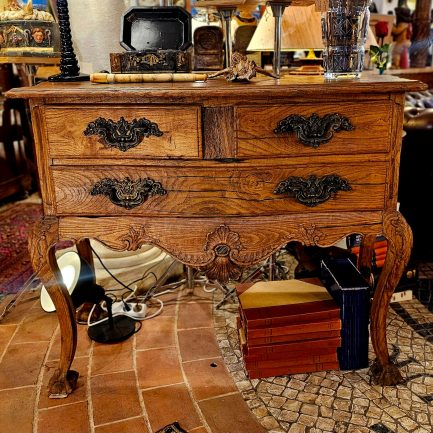 THE NOBILITY OF PORTUGUESE FURNITURE – 18TH CENTURY CHEST OF DRAWERS 🇵🇹🪵✨