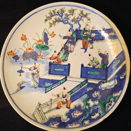 DOUCAI YONGZHENG PLATE – A JEWEL OF LIGHT AND HARMONY ✨🍃🌸