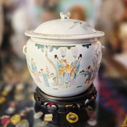 JAR OF HAPPINESS — “FAMILLE-ROSE” PORCELAIN 🇨🇳✨
