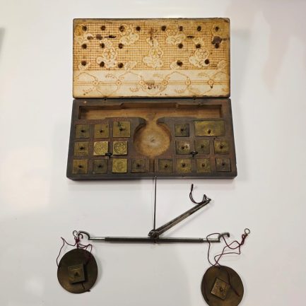 PRECISION SCALE FOR PRECIOUS METALS (18TH/19TH CENTURY) ⚖️✨