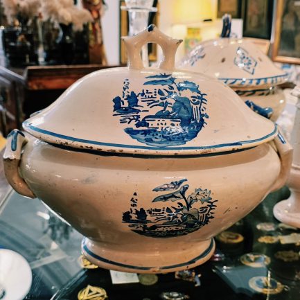 19TH-CENTURY PORTUGUESE PLATE — COLOUR, GESTURE AND POPULAR SOUL